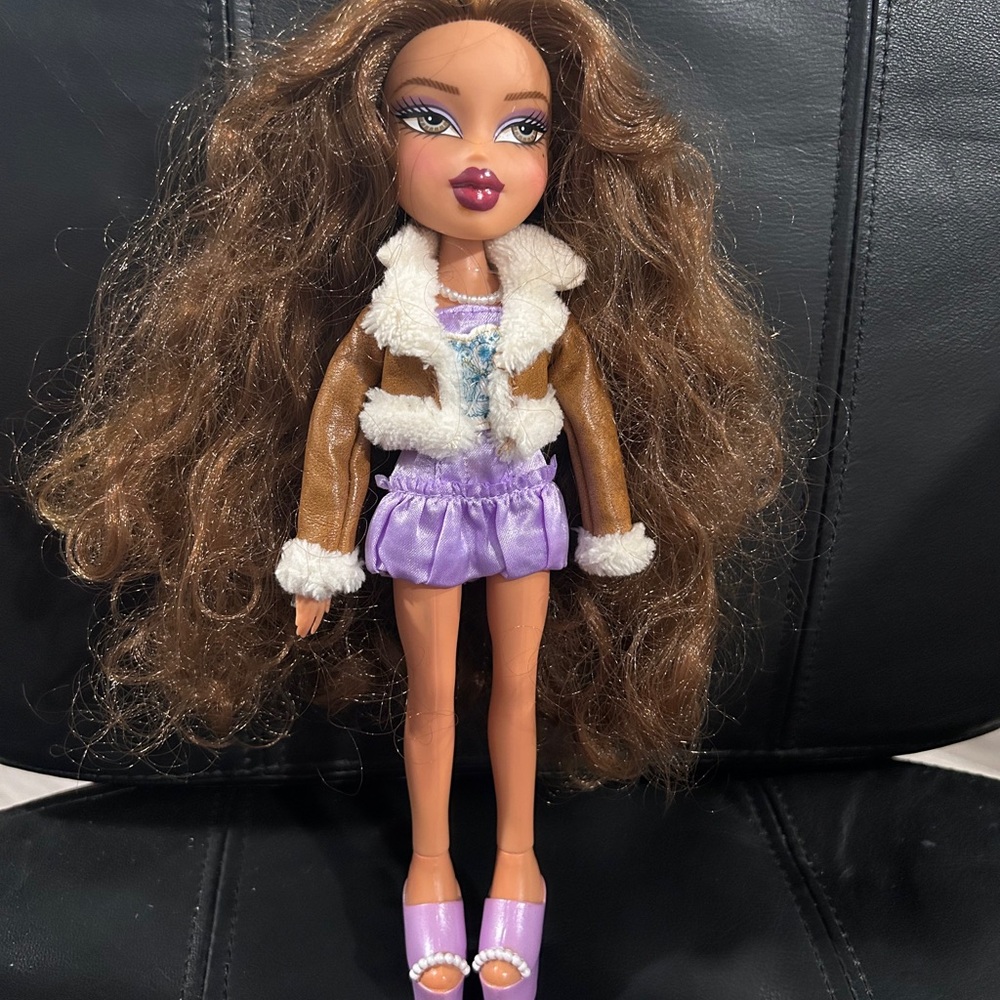 Bratz Yasmin Goin’ Out Fashion Doll with Brown Hair and Purple Outfit